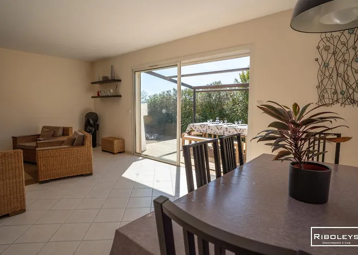 Villa Riboleys Plain-pied Avec Piscine Et Clim